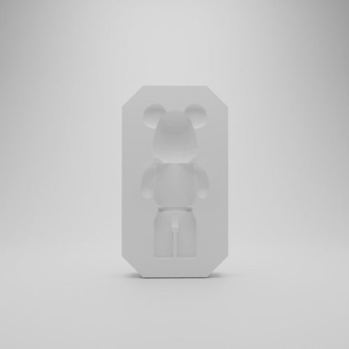 Socle Bearbrick blanc modulaire fixé au mur