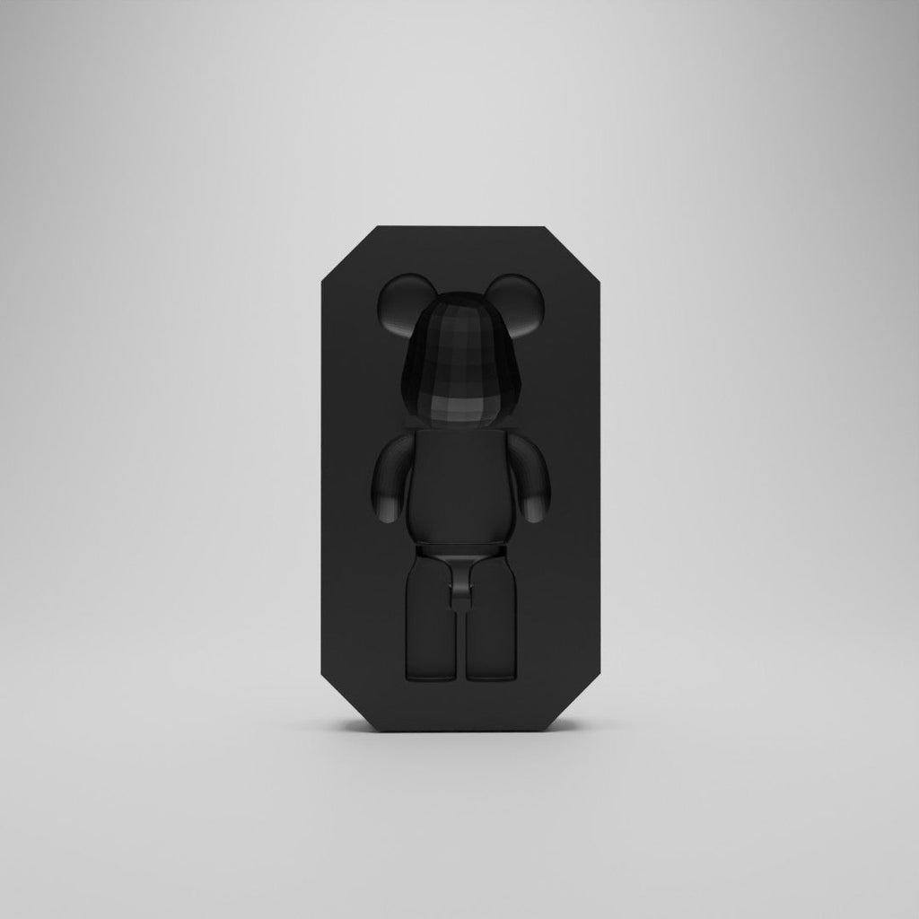 Socle Bearbrick noir modulaire fixé au mur